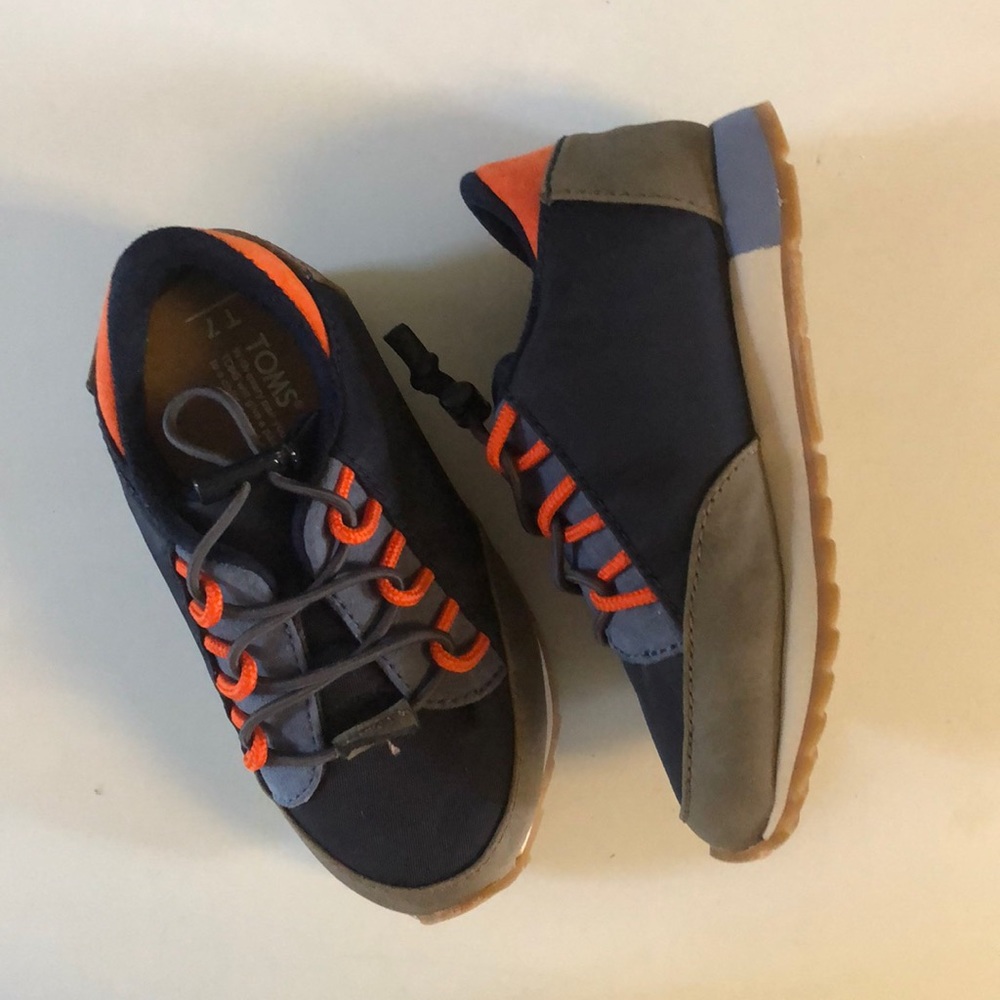 Toms Shoes Size T7